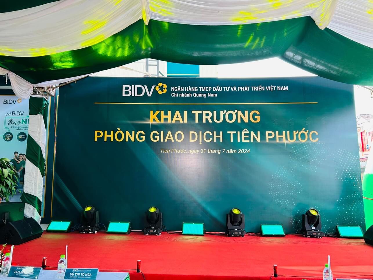 Tổ chức lễ khai trương - Công Ty TNHH Quảng Cáo Minh Nguyễn